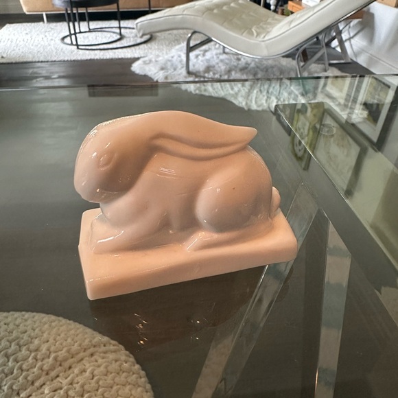 Heisey modern white milk glass bunny - Picture 6 of 10